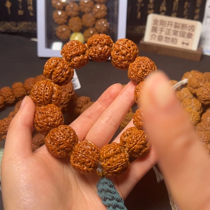 金刚菩提手串爆肉菠萝蜜蜂王