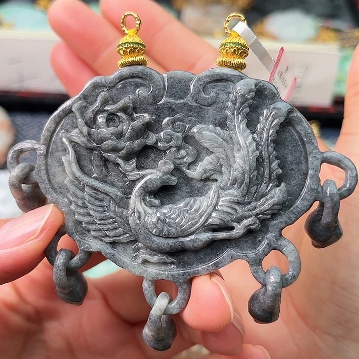 翡翠未镶嵌颈饰挂件