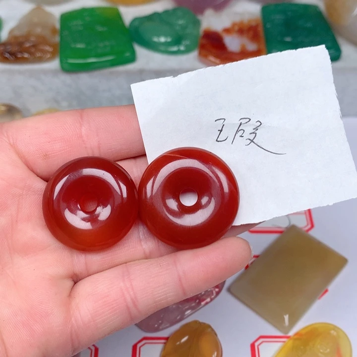 玛瑙/玉髓未镶嵌颈饰维*安