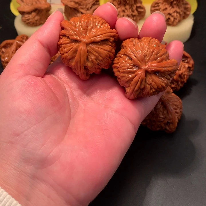 文玩核桃把件旭****鑫工艺