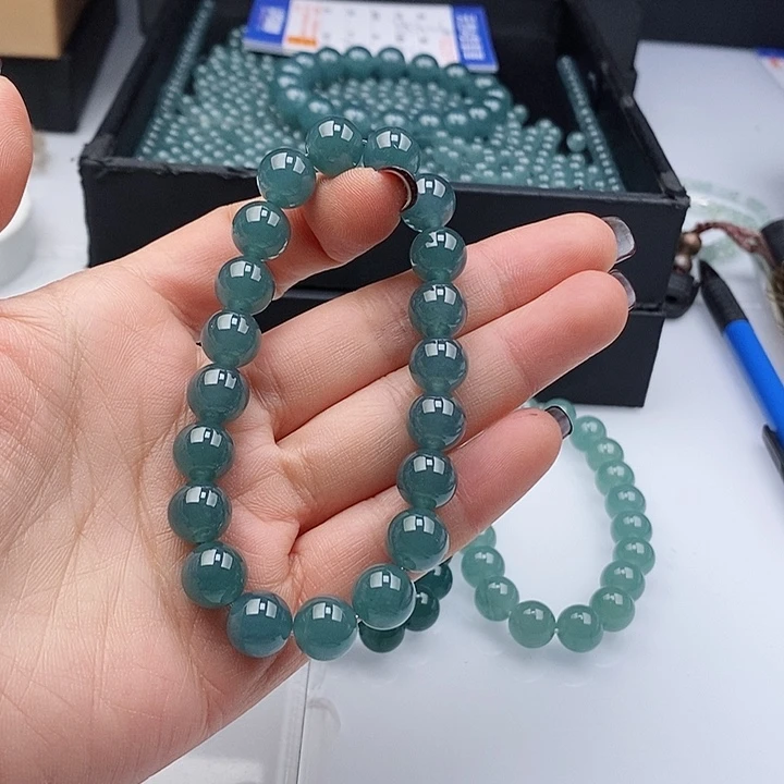 翡翠手链未镶嵌知***?