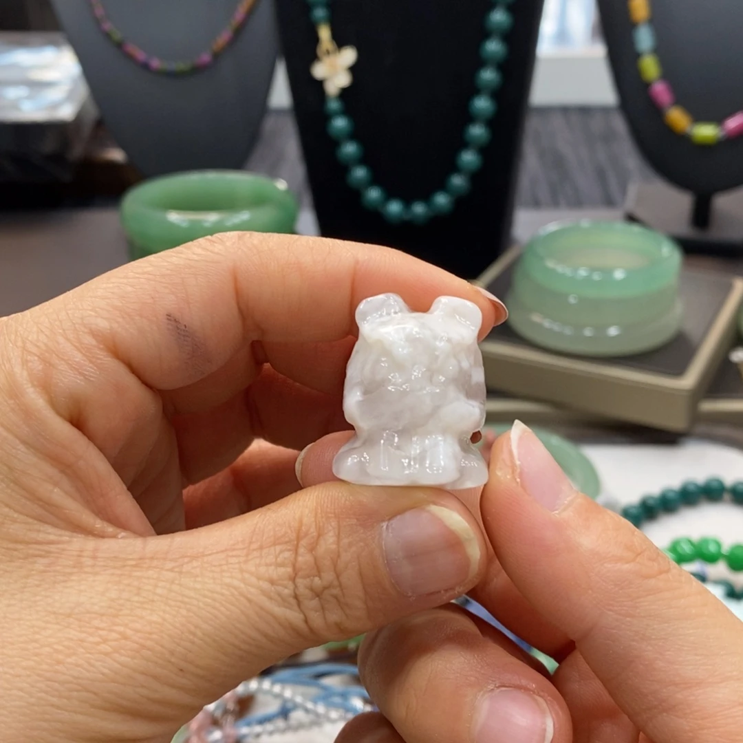 石英质玉未镶嵌手链有单拍