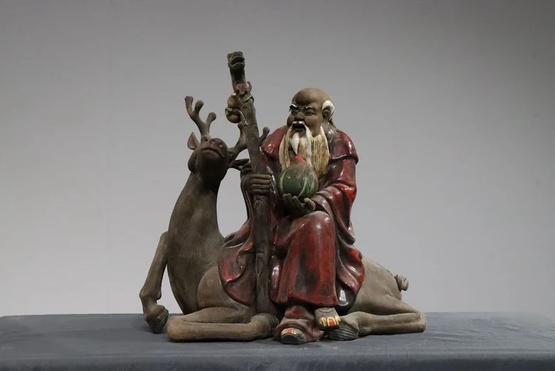 精品石湾窑老寿星福、禄、寿”中的禄字同音。 尺寸44✖️40厘米