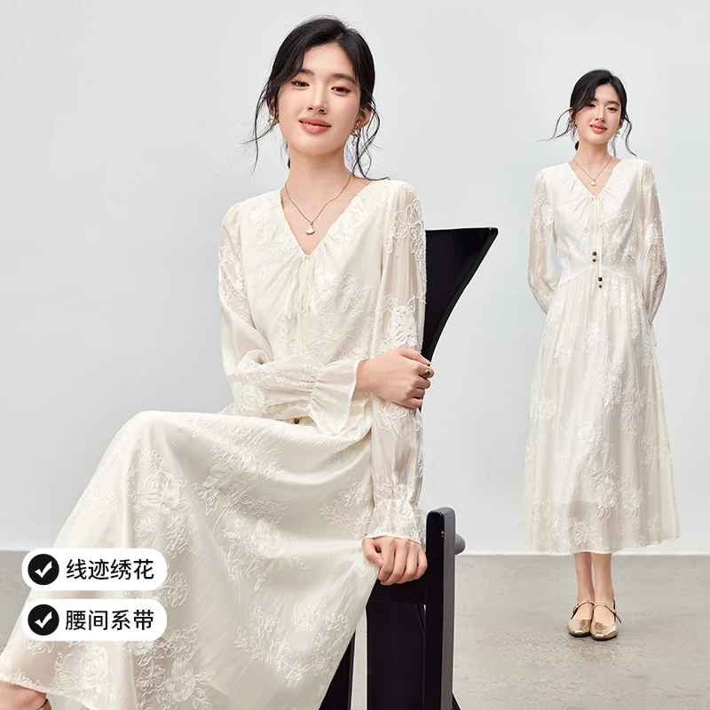 尚都比拉莱赛尔通勤V领撞色串珠绑带设计收腰线迹绣花连衣裙I3977