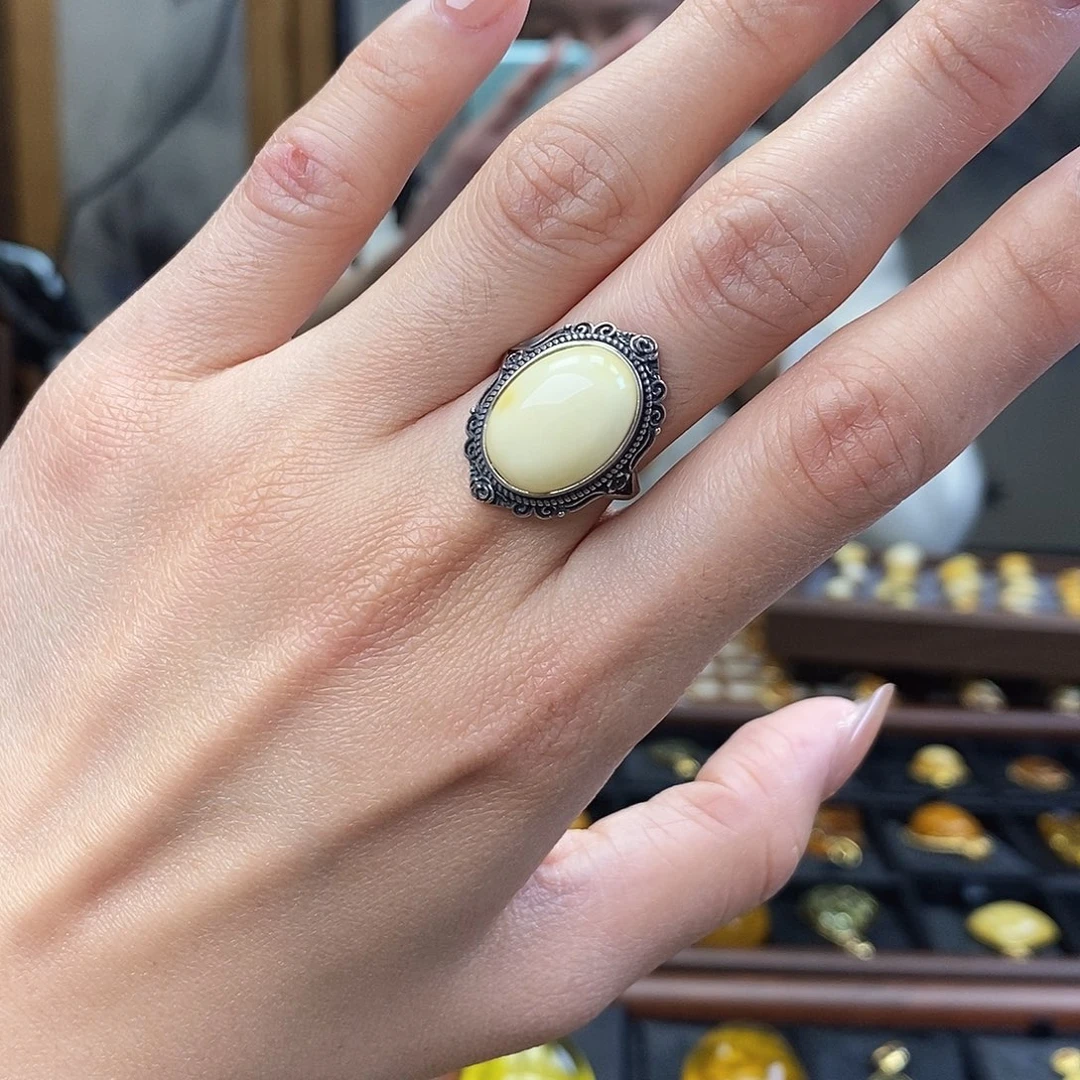 琥珀未镶嵌裸石成品