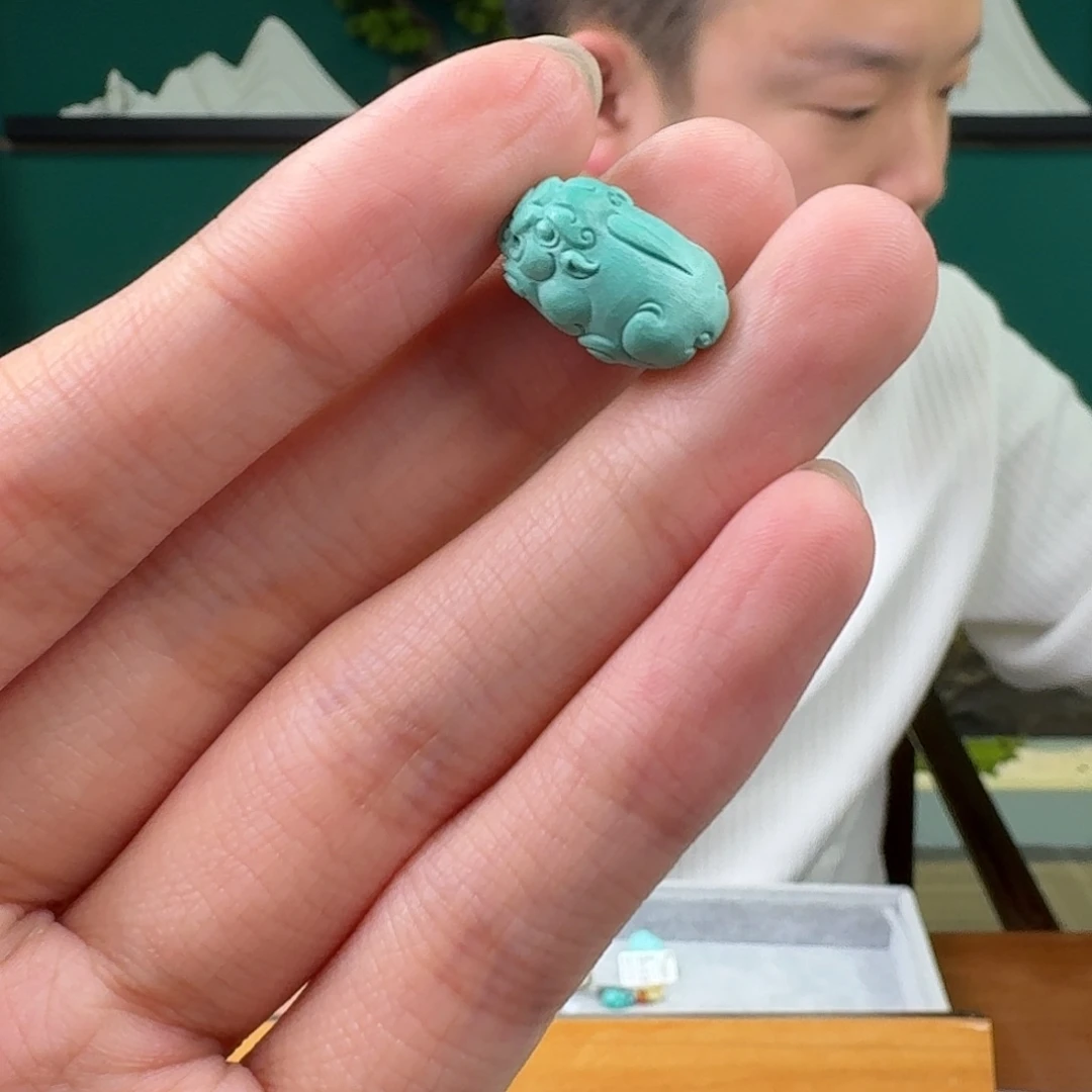 绿松石未镶嵌珠宝奇石