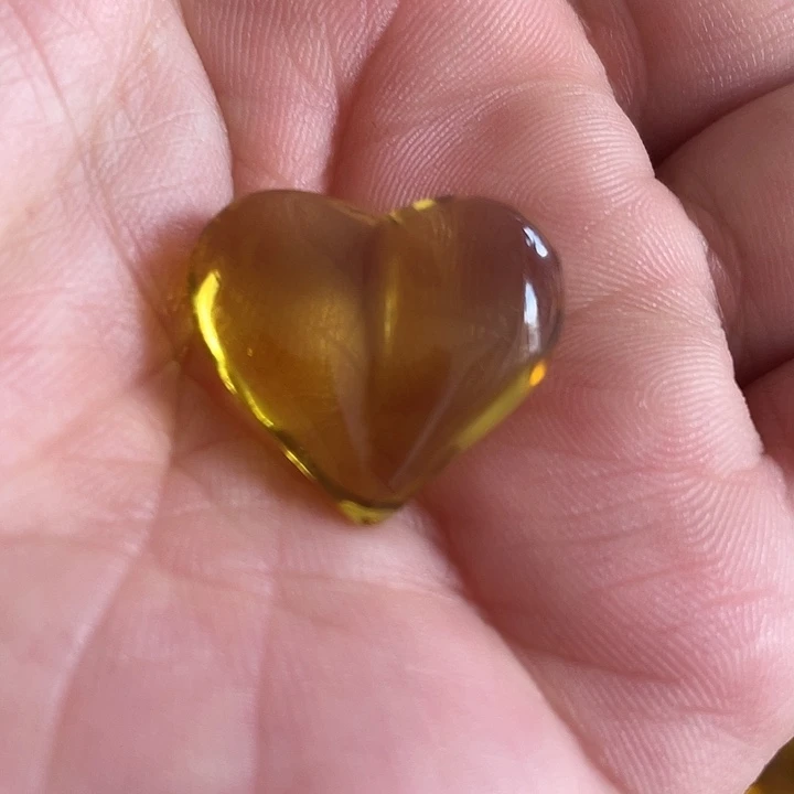 琥珀未镶嵌裸石桃心