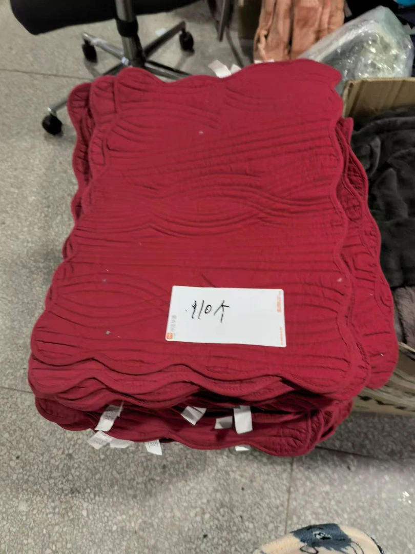 《厚广家》3楼35×50大红色全棉绗缝坐垫6张 填充棉花