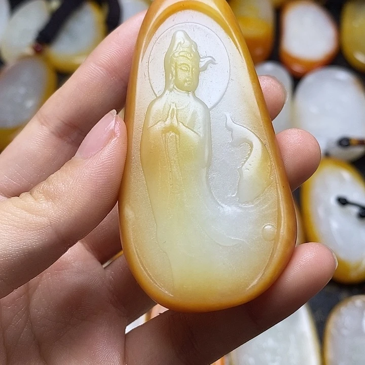 和田玉未镶嵌颈饰
