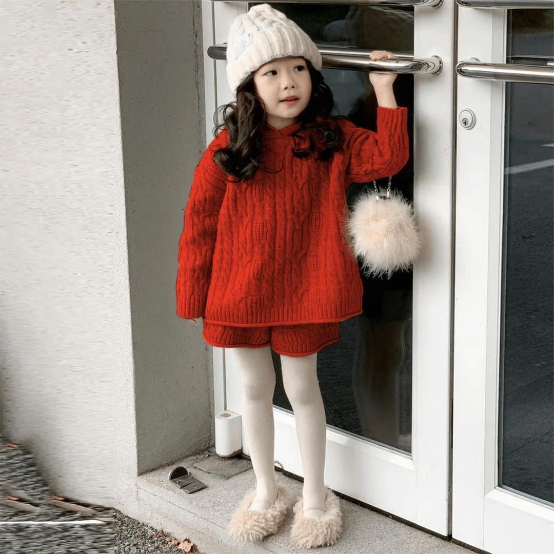 萌萌童装女童新年红色麻花针织套装秋冬女宝宝新款洋气连帽毛衣裤