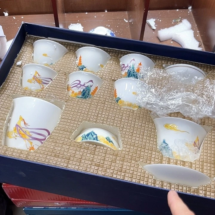 孤品茶具套装等。