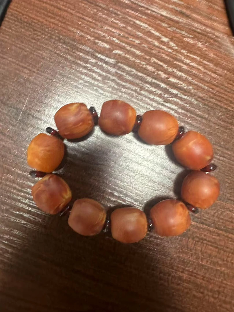 【闪购商品】蜜蜡龙涎香手串1