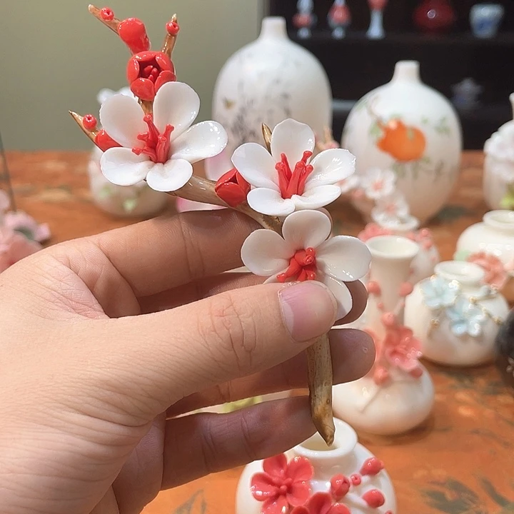 手工陶瓷精致摆件