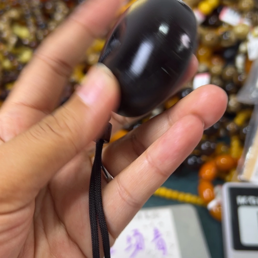 未镶嵌琥珀珠宝奇石119