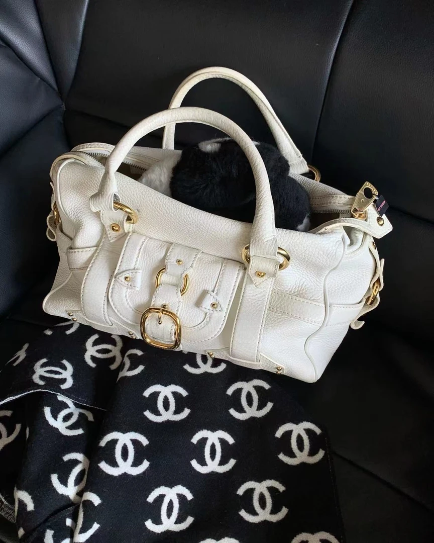 95新 Celine/思琳 白色全皮饺子包 17467510