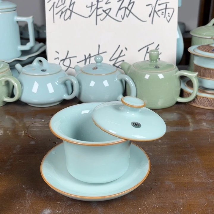 66号天青色马蹄盖碗不完美