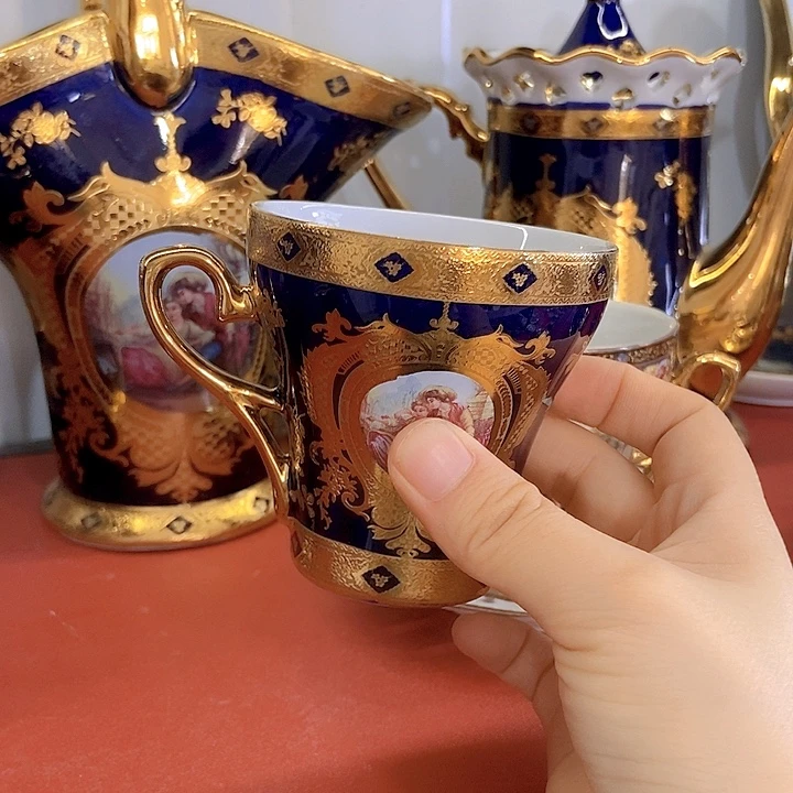 瓷片微瑕2只杯子………………………………