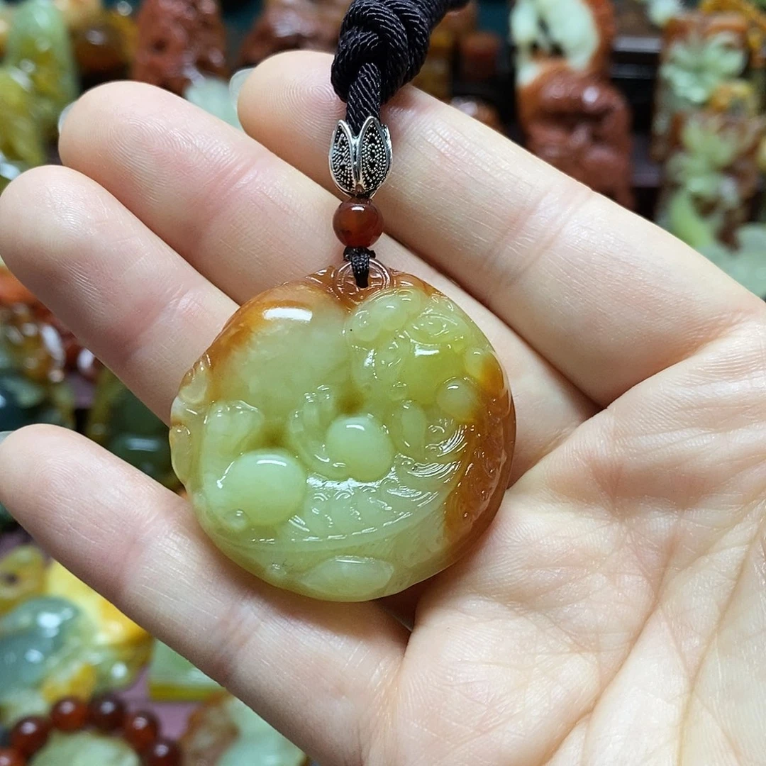 岫玉未镶嵌吊坠(赠链)