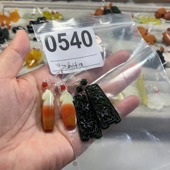 K***a蛇纹石玉合金耳饰