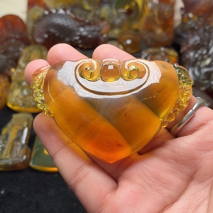 琥珀未镶嵌颈饰63