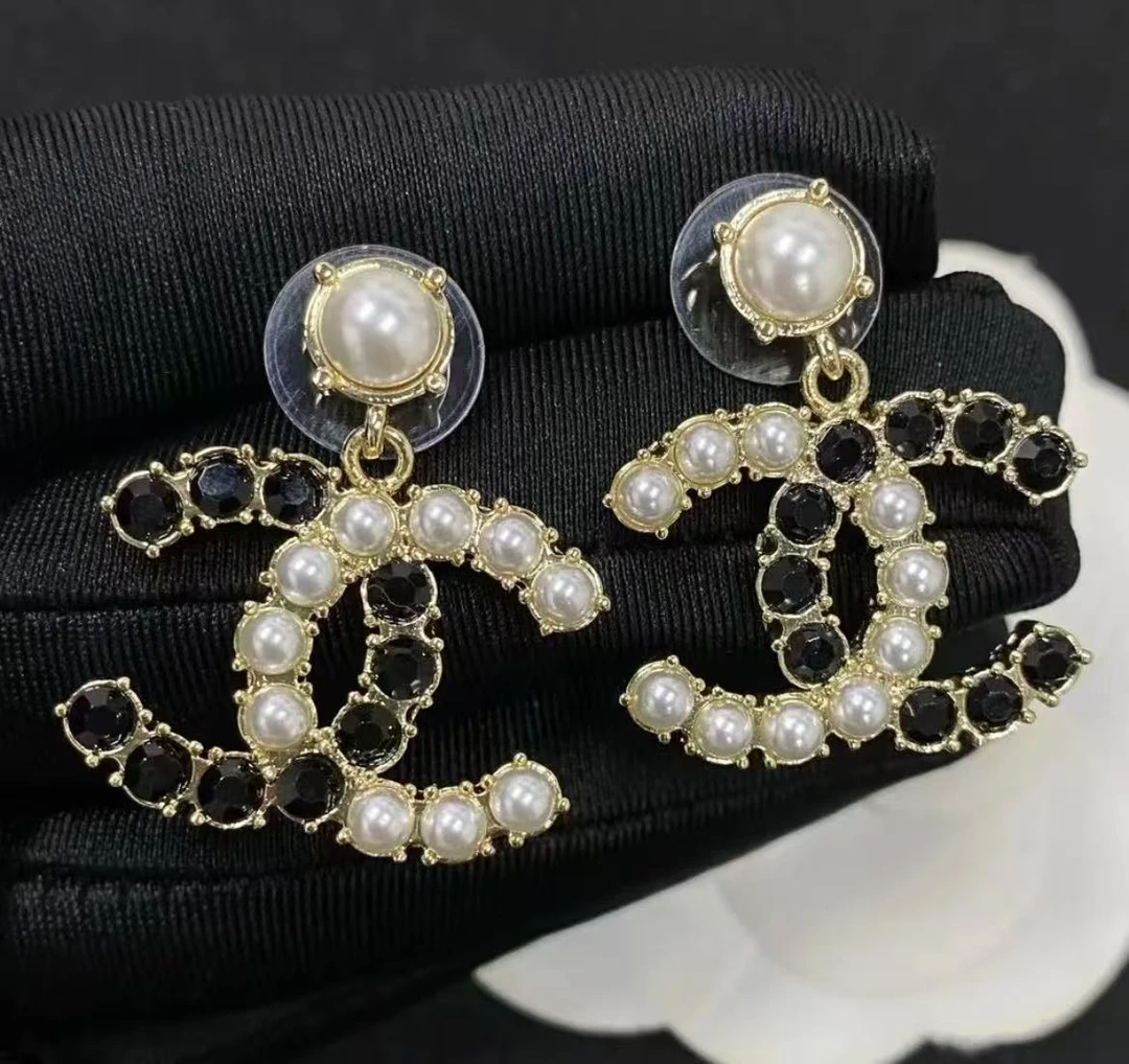 99新 Chanel/香奈儿 黑白耳坠/xm21235