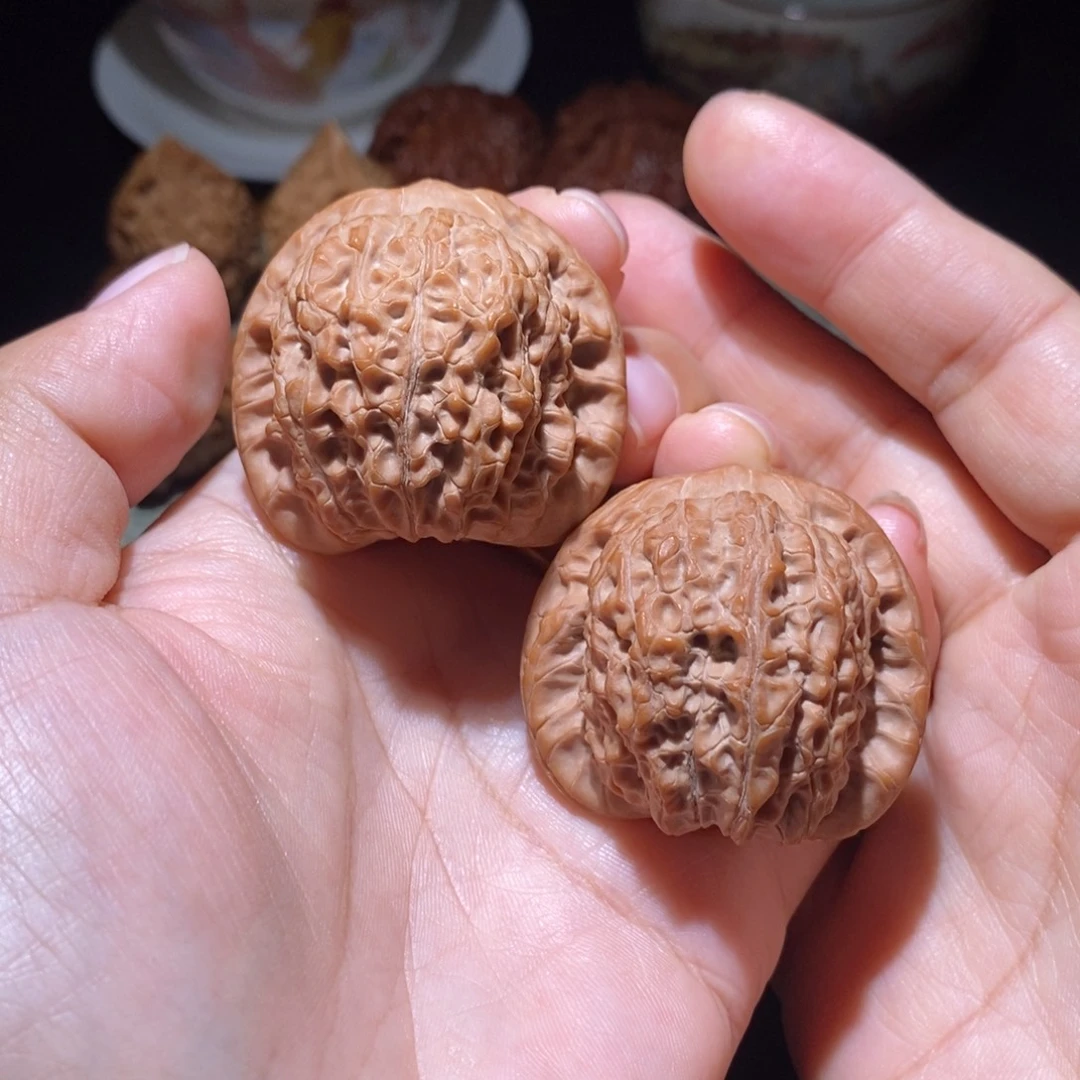 文玩核桃把件40血麒麟