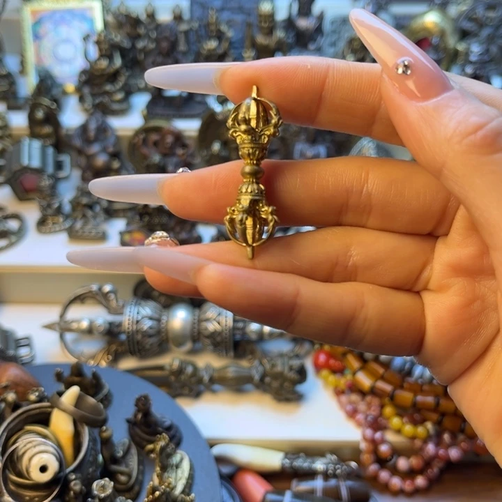 趣***念泥塑闪价漏价一件