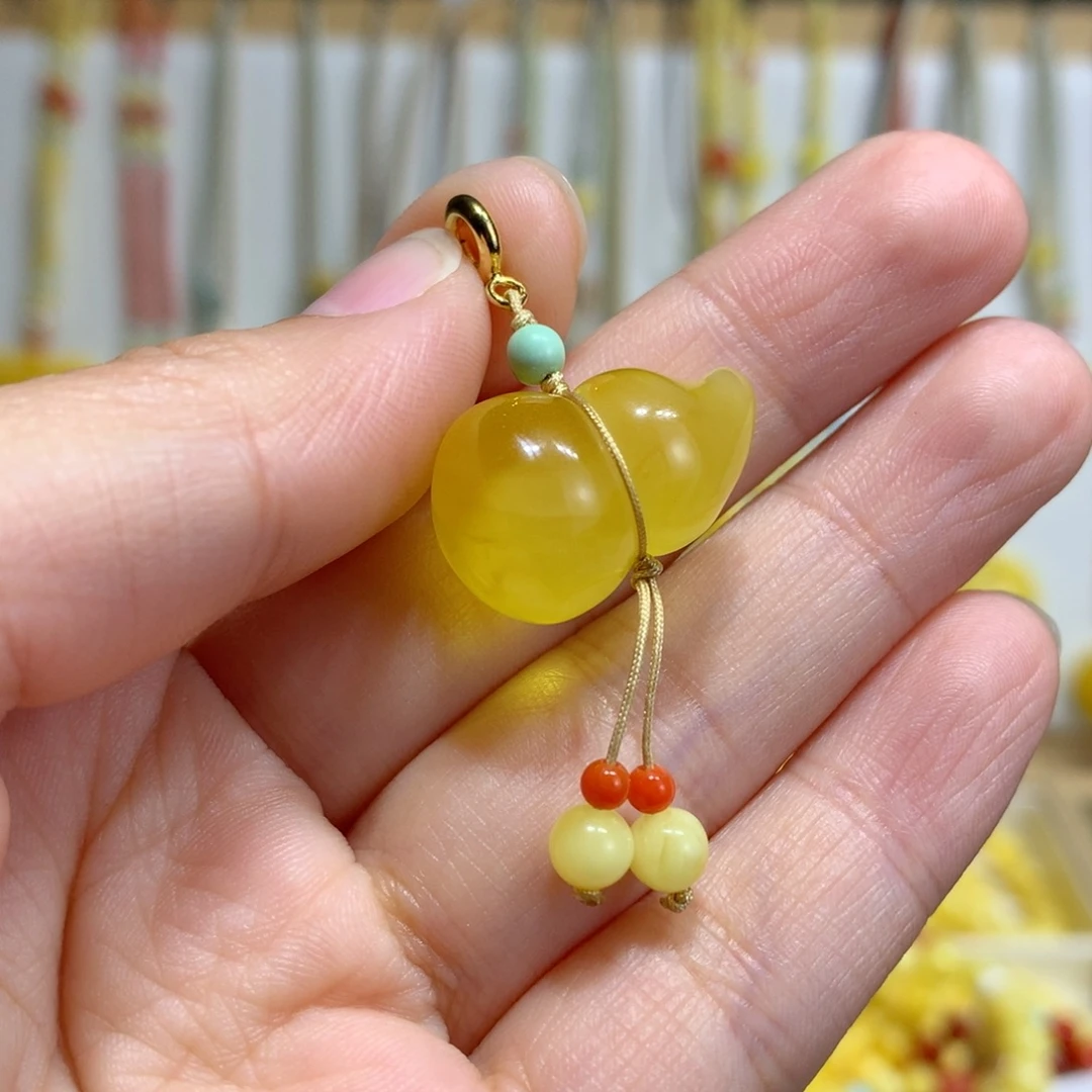 蜜蜡未镶嵌裸石配饰