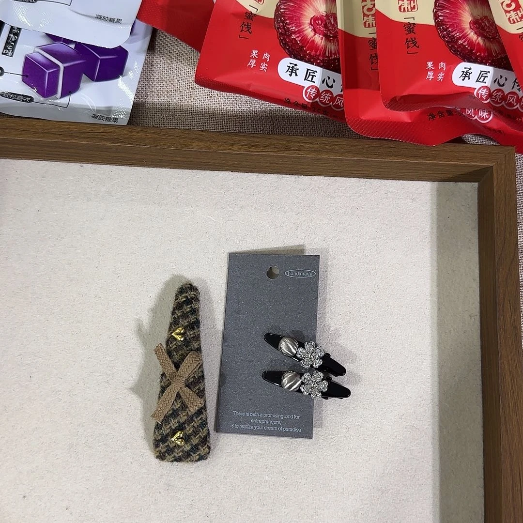 皮质铁合金夹子47