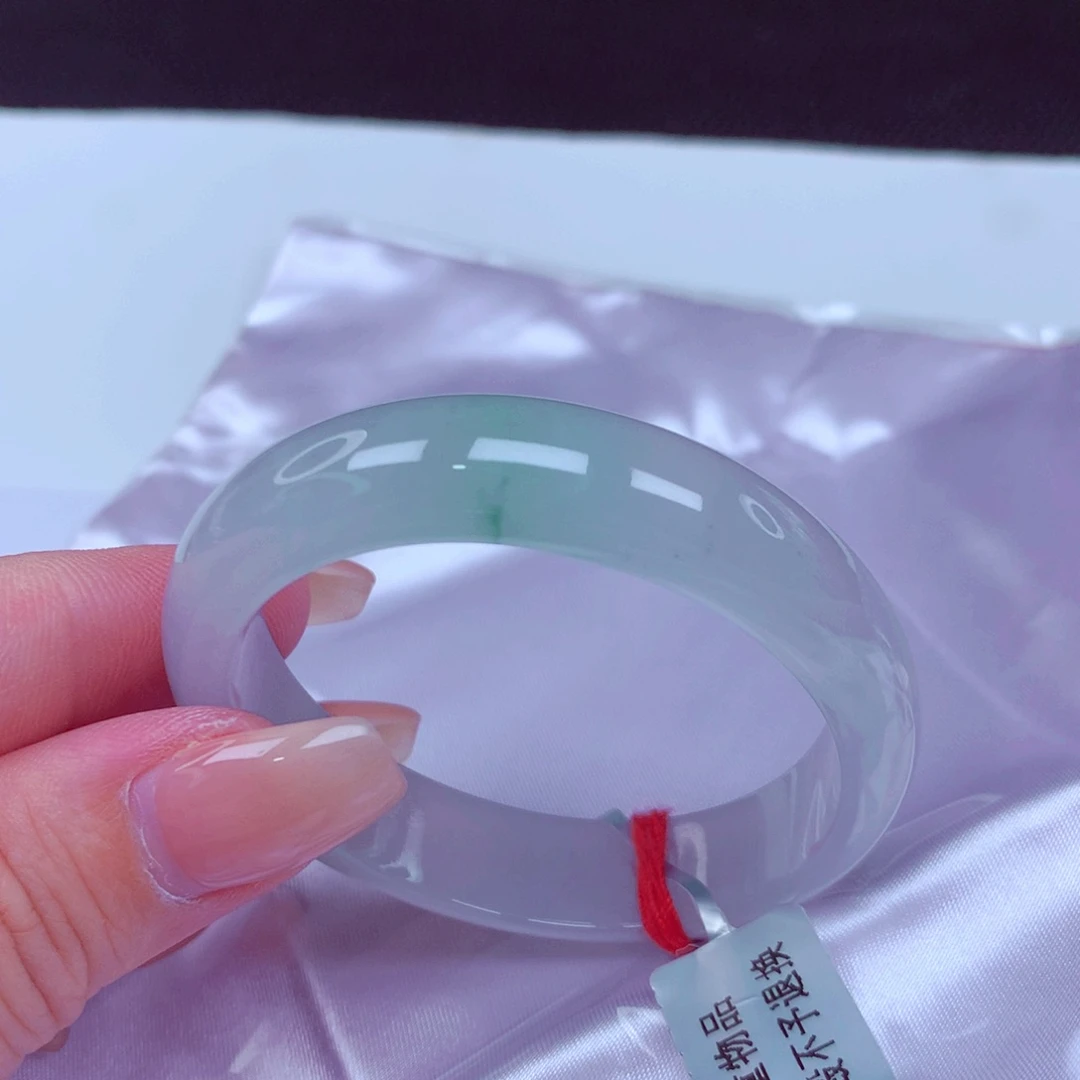 翡翠手镯未镶嵌手镯
