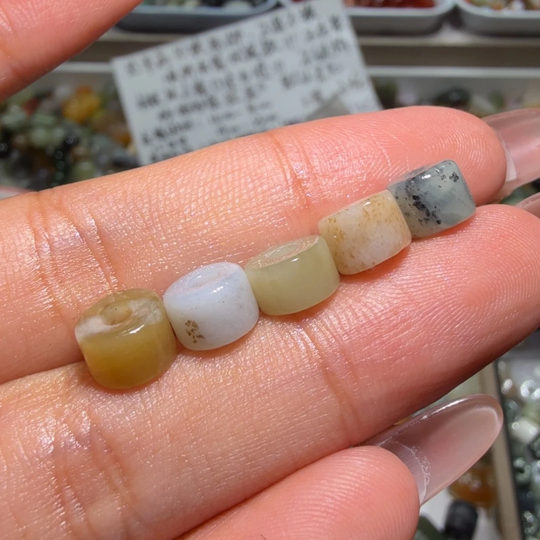 和田玉未镶嵌珠宝奇石