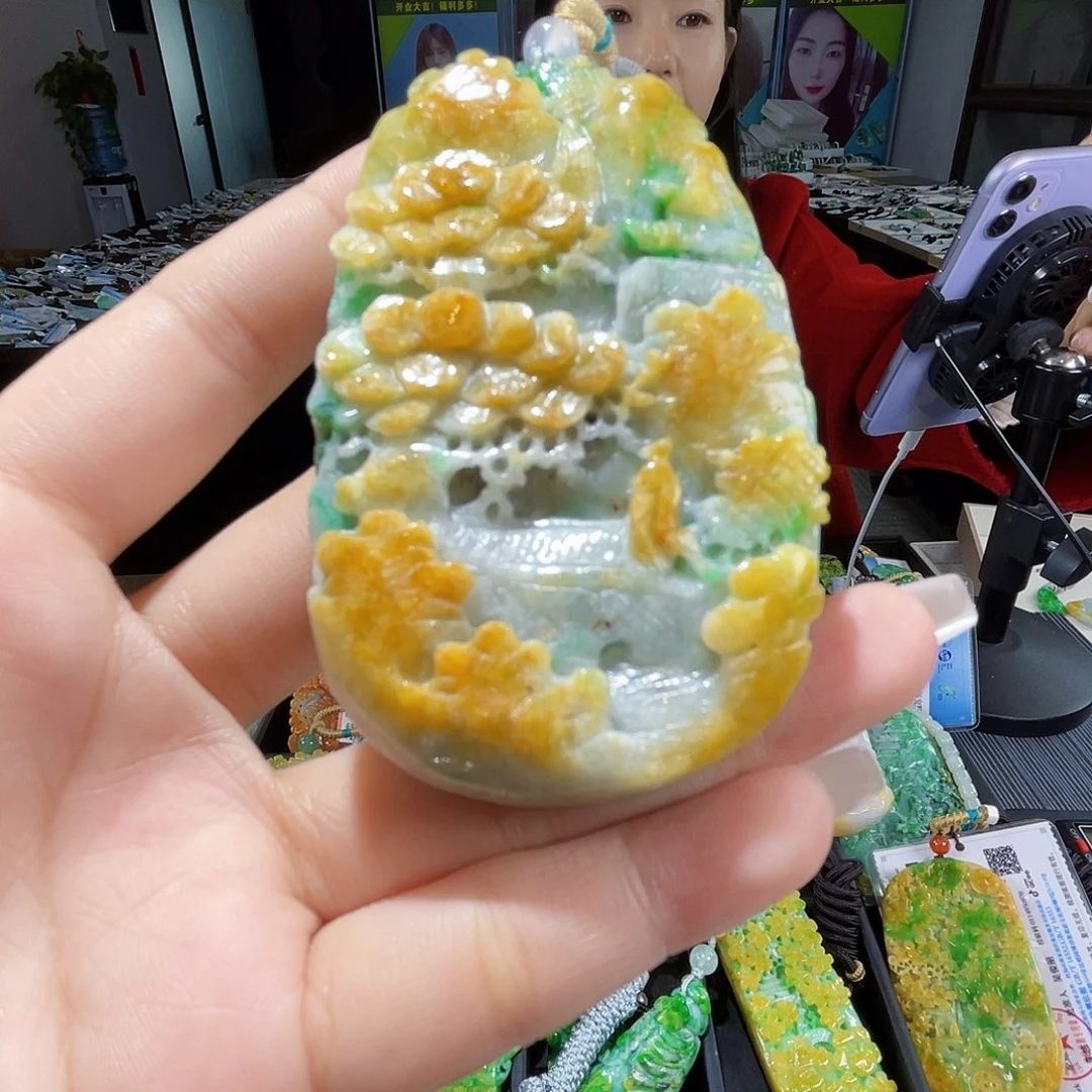 颈饰未镶嵌翡翠一