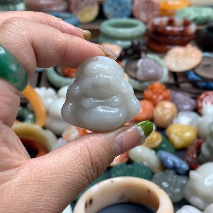 石英质玉(黄龙玉)合金颈饰