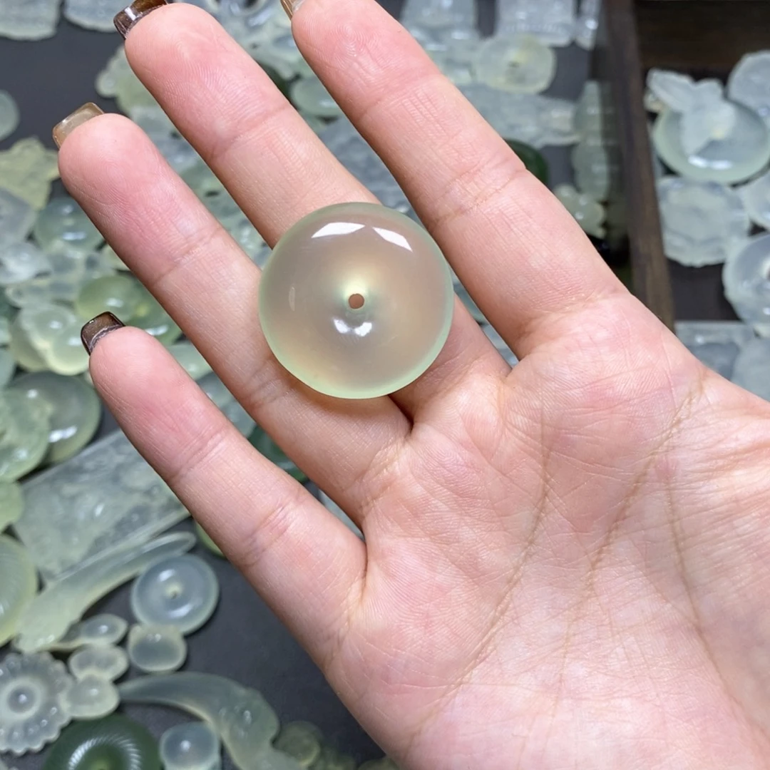 未镶嵌蛇纹石玉颈饰