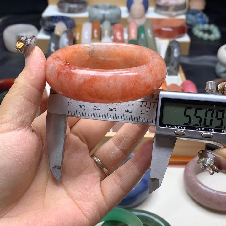 未镶嵌手镯石英质玉
