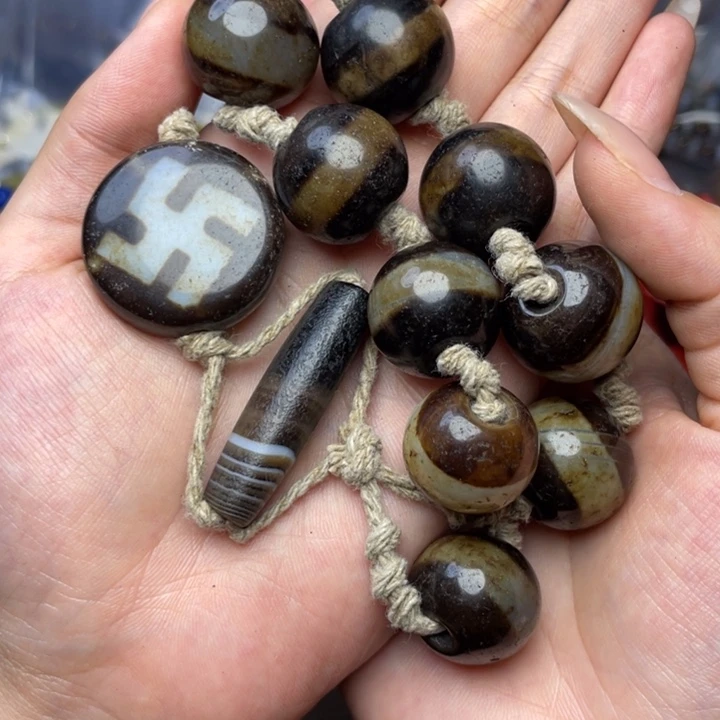 玛瑙/玉髓颈饰未镶嵌