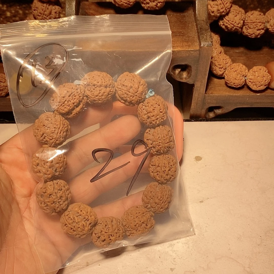 金刚菩提手串于****）13。