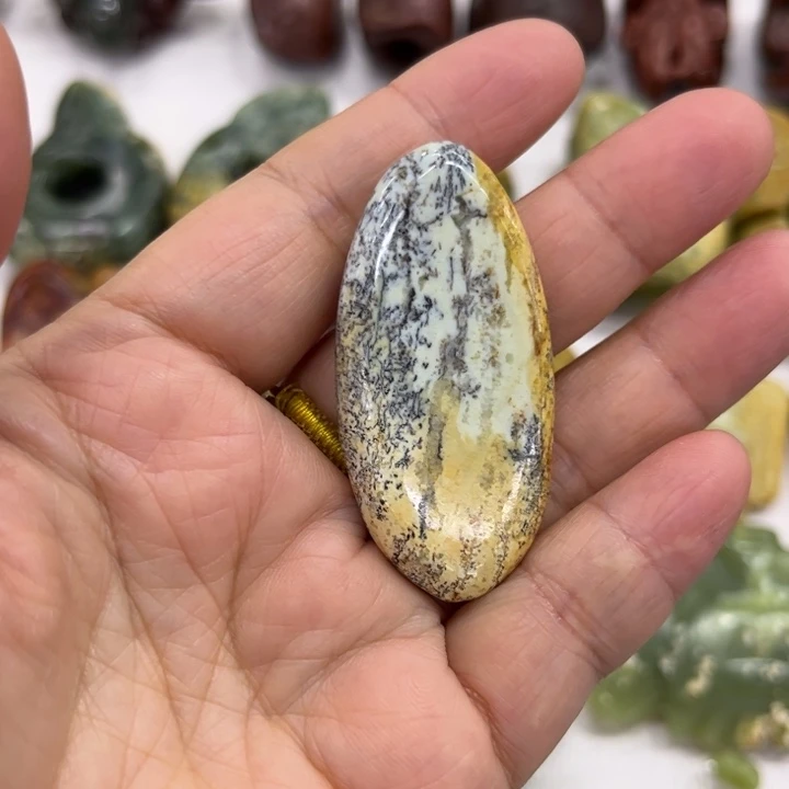 岫岩河磨玉（透闪石质玉）未镶嵌珠宝奇石