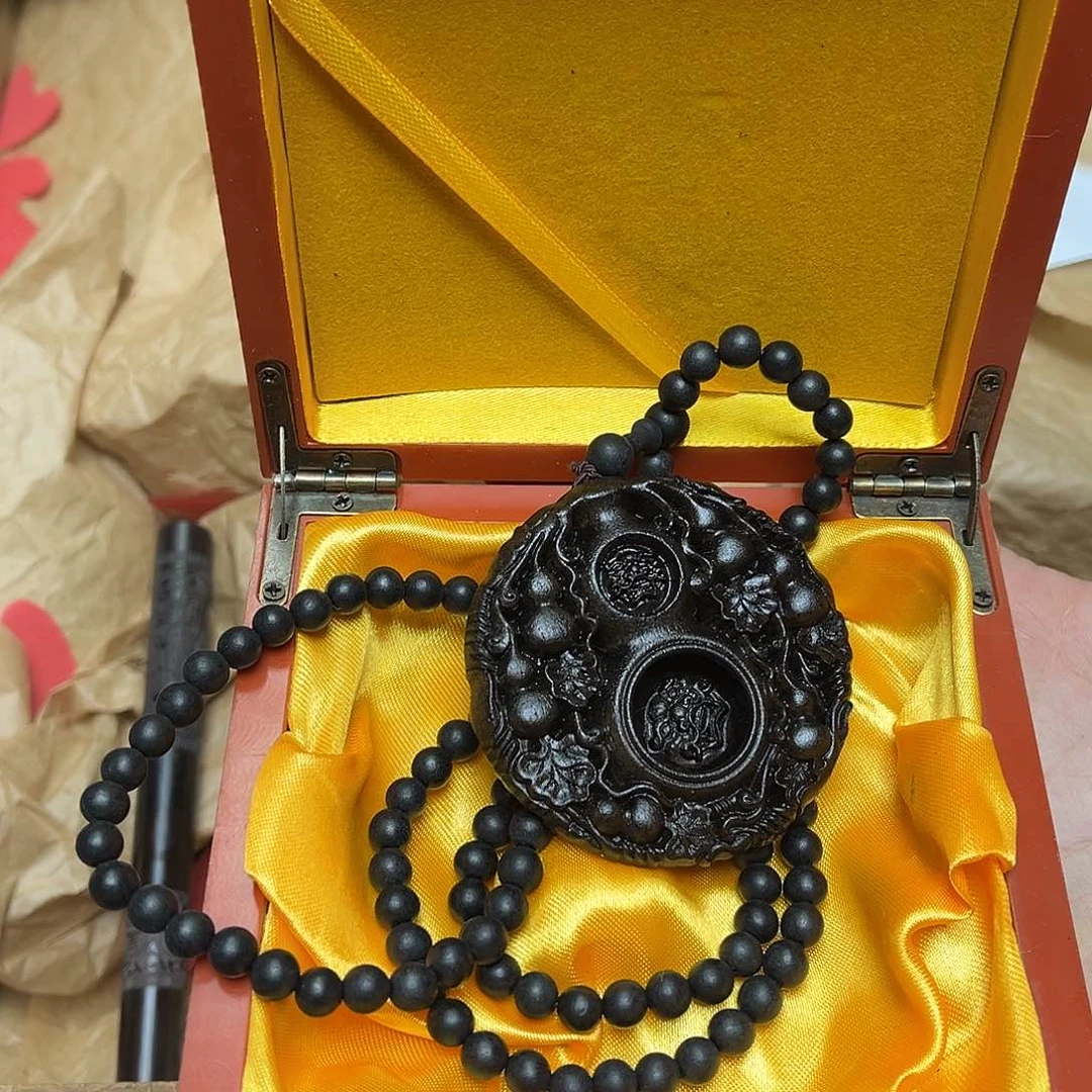 大叶紫檀（黑酸枝木类）