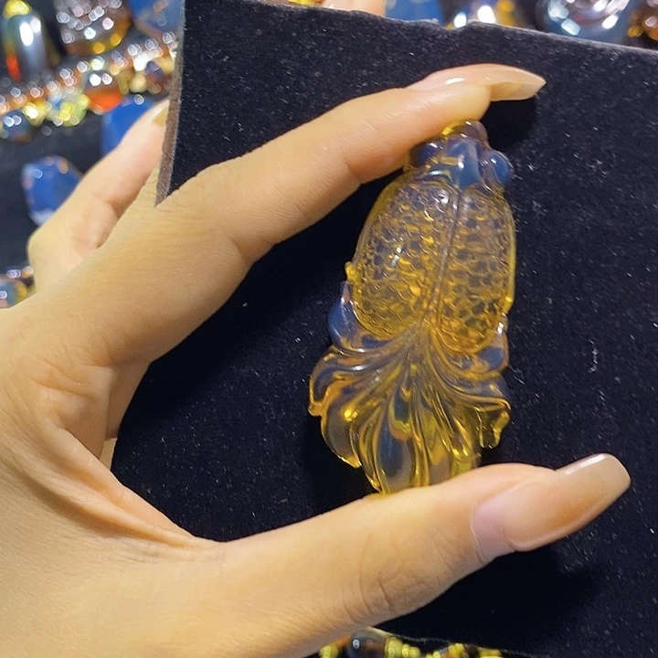 蓝珀未镶嵌珠宝奇石墨西哥蓝珀金鱼