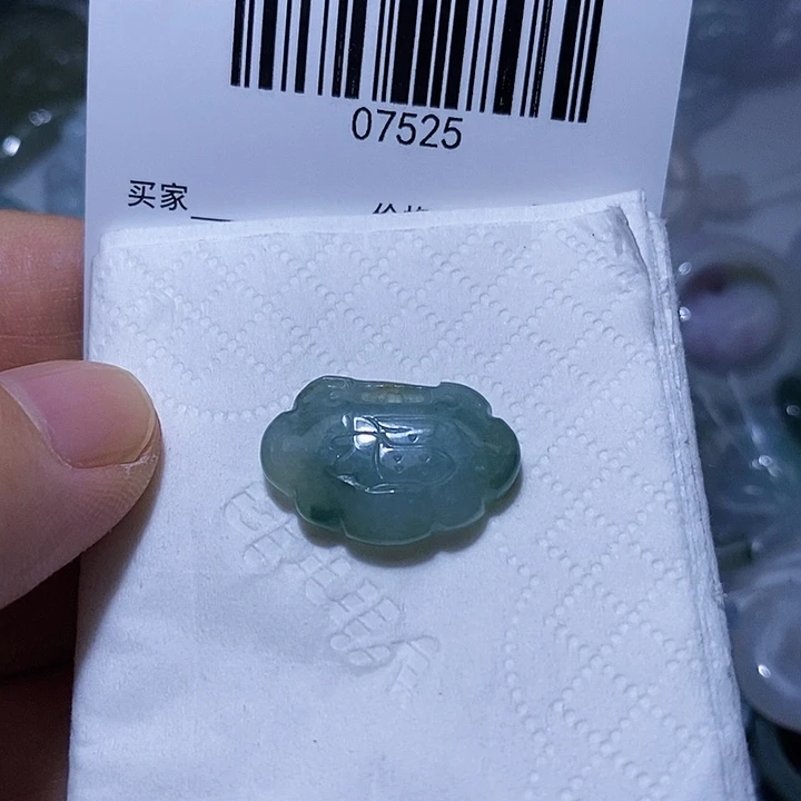 翡翠未镶嵌颈饰天光墟翡翠市场现金代购
