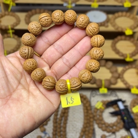 木质矮桩滴溜圆手串