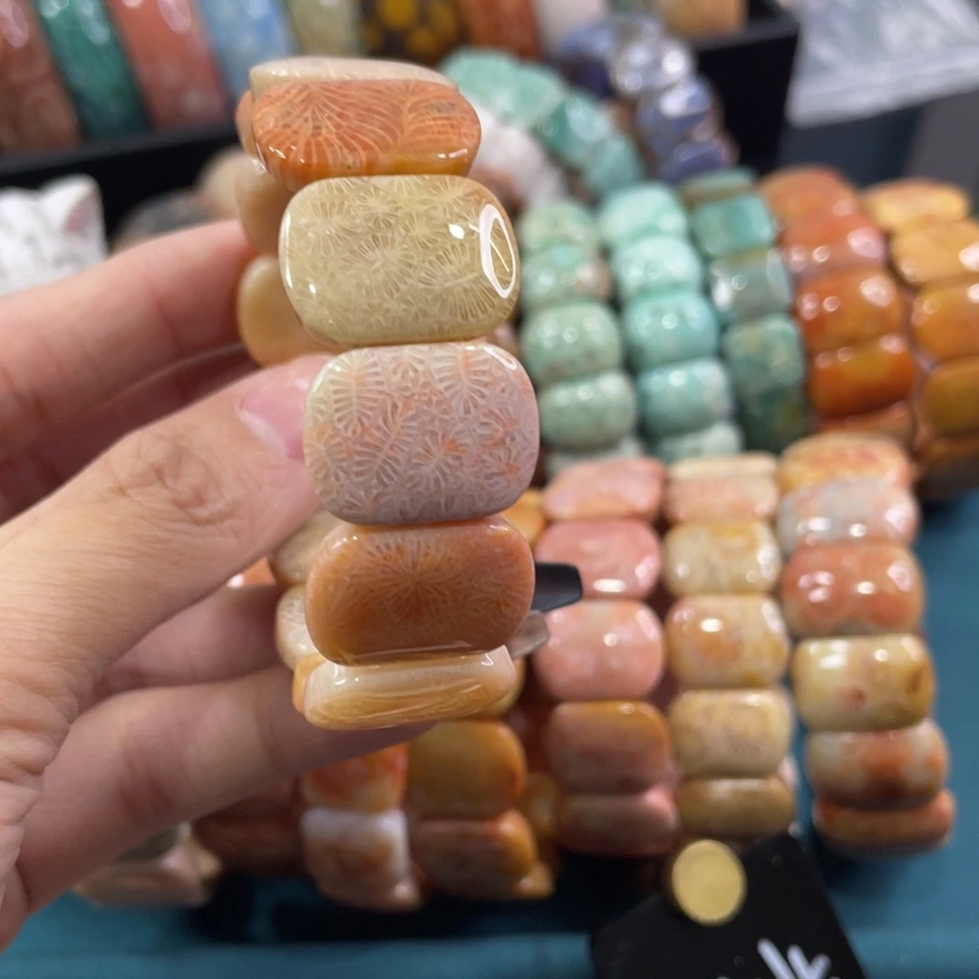 未镶嵌手镯硅化玉