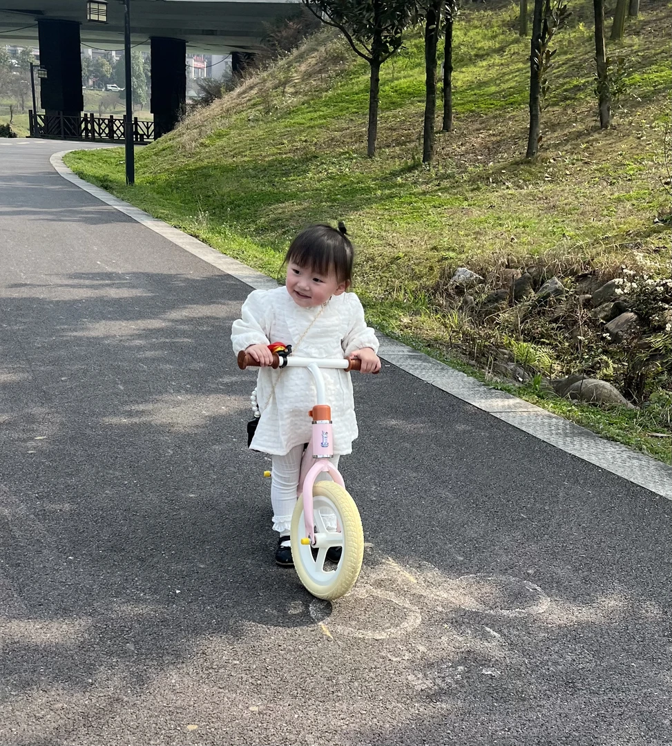 纯棉白色爱心连衣裙