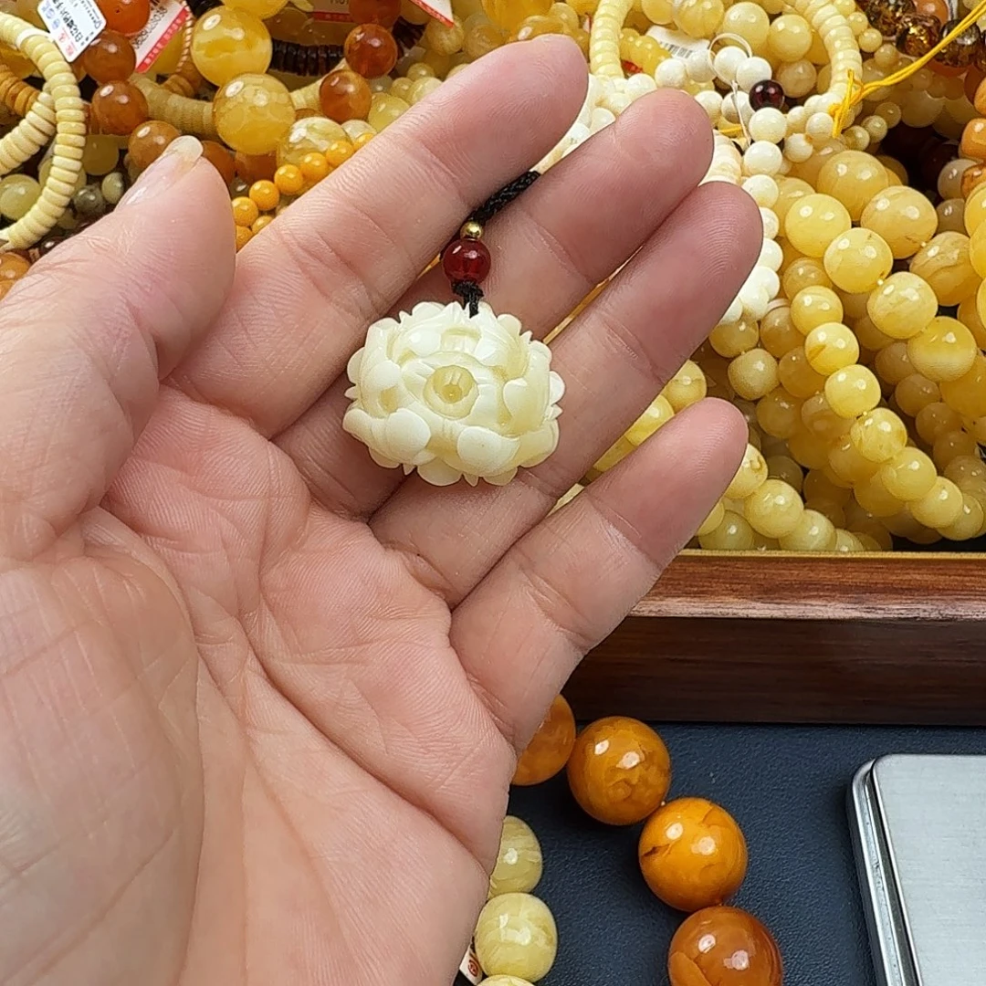 琥珀未镶嵌珠宝奇石