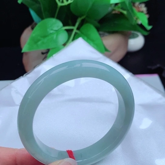 翡翠手镯未镶嵌     正圈57 天空蓝