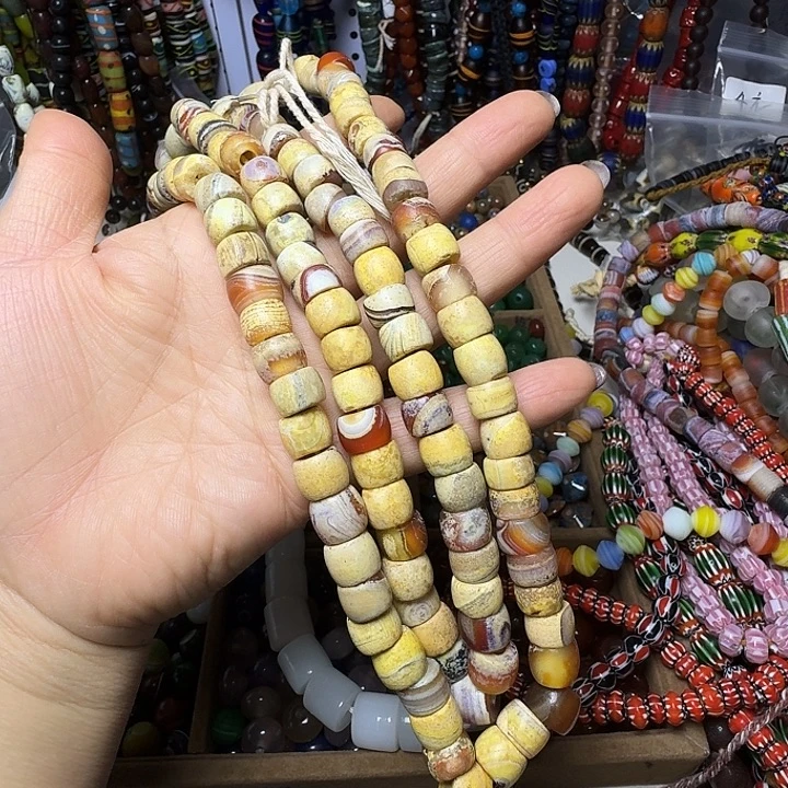 琉璃非金属颈饰一件663