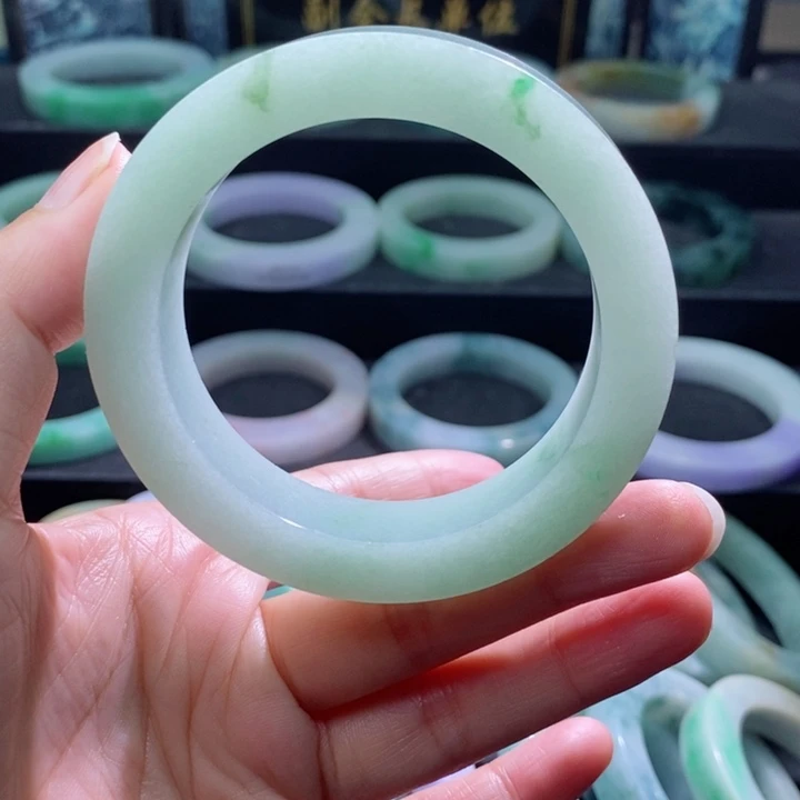 定制翡翠手镯未镶嵌龙*妍