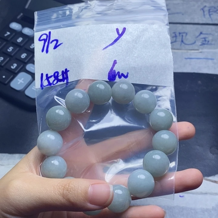 定制翡翠未镶嵌珠串