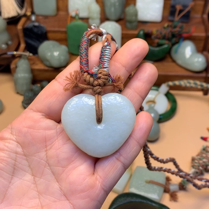 王***‍和田玉未镶嵌颈饰